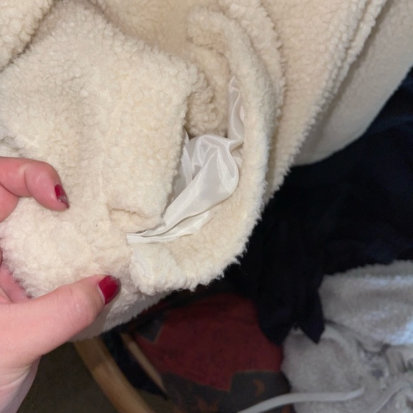 Sherpa Jacket - Picture 2 of 4